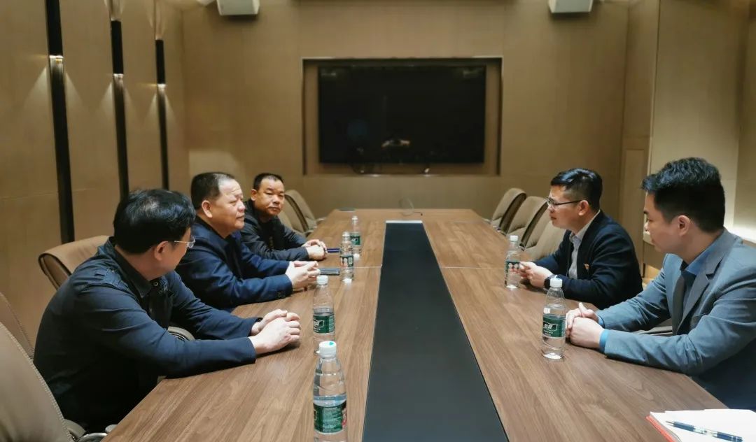 中庭黨建 | 南寧市工商聯(lián)牽線搭橋，集團(tuán)與南寧茂名商會(huì)兩新黨組織聯(lián)姻